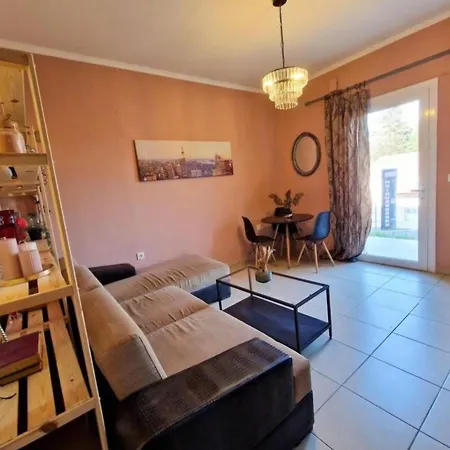 Sophia's Corner Art Apt. Feriehus Dassia (Corfu)